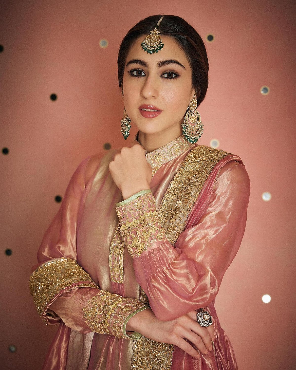 நிதான வளர்ச்சி.. சாரா அலிகான்!