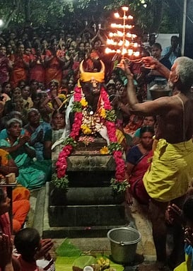 சாம்பவா்வடகரை 
சிவன் கோயிலில் பிரதோஷ வழிபாடு