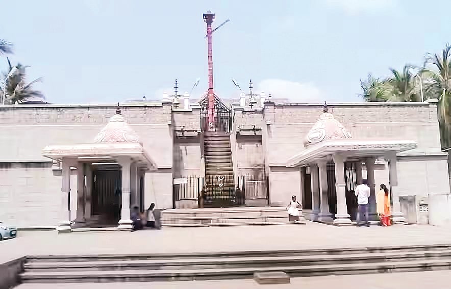 கடற்கரை அருகே வடசபரி