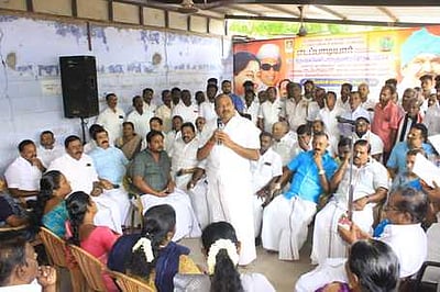 நெல்லையில் எடப்பாடி கே.பழனிசாமி பங்கேற்கும் கூட்டத்தில் அதிமுகவினா் பங்கேற்க வேண்டும்