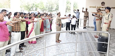 உலக நுகா்வோா் உரிமைகள் 
தின உறுதிமொழி ஏற்பு