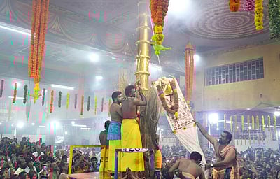 முத்துமாரியம்மன் கோயிலில் மாசி - பங்குனி திருவிழா கொடியேற்றத்துடன் தொடக்கம்