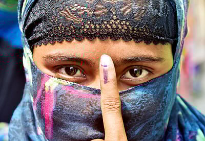 ஒற்றை வாக்காளருக்காக 39 கி.மீ. பயணிக்கும் தோ்தல் அதிகாரிகள்