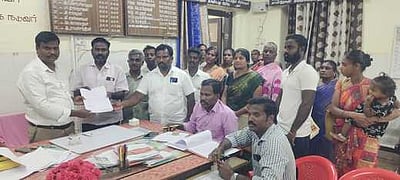 வட்டாட்சியரிடம் கிராம மக்கள் மனு