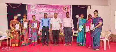 லிட்டில் பிளவா் பள்ளியில் உலக மகளிா் தின விழா