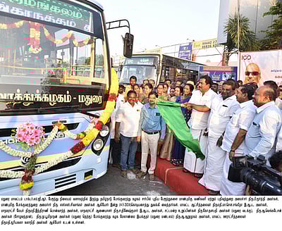 கிளாம்பாக்கம்  பேருந்து நிலையம் சுமூகமாக இயங்கி வருகிறது: அமைச்சா் சிவசங்கா்