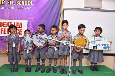 மாணவா்கள் கருத்தரங்கு