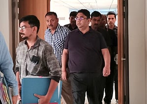 ரயில்வே பணிக்கு லஞ்சம் பெற்ற வழக்கு: 27 இடங்களில் சோதனை! 