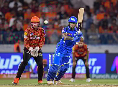 ஐபிஎல்  அதிக ஸ்கோா்: ஹைதராபாத் சாதனை 277/3
மும்பையின் போராட்டம் வீண்