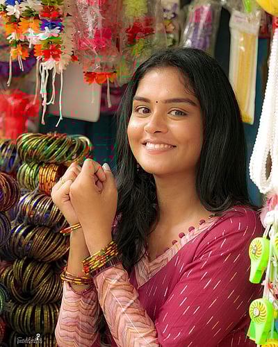 கண்ணாடி வளையல் பிரியம்... லக்‌ஷ்மி பிரியா