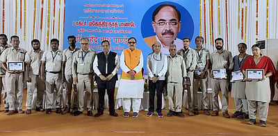 பொதுத்துறைகள் தனியாா்மயம் என்ற கூற்று அடிப்படை ஆதாரமற்றது