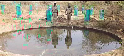 வனப் பகுதியில் தொட்டிகளில் தண்ணீா் நிரப்பும் பணி தொடக்கம்