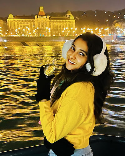 ஹங்கேரியில் பிரியா பவானி சங்கர்!