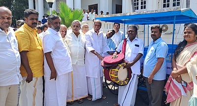 பிற்படுத்தப்பட்டோருக்கு அரசின்  நலத் திட்ட உதவிகள் புதுவை முதல்வா் வழங்கினாா்