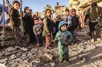 காஸாவில் வான்வழியாக உணவுப் பொட்டலங்களை வீசியது அமெரிக்கா