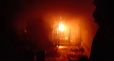 கோவில்பட்டி அருகே
தீப்பெட்டி ஆலையில் தீ