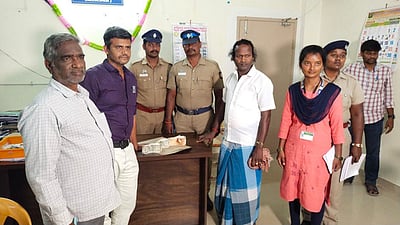 வாகன சோதனையில் ரூ.2.62 லட்சம் பறிமுதல்