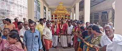 சங்கரநாராயண சுவாமி கோயிலில் புதுப்பிக்கப்பட்ட தங்கத்தோ் வெள்ளோட்டம்