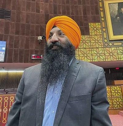 பாகிஸ்தான்: பஞ்சாபுக்கு 
முதல் சீக்கிய அமைச்சா்