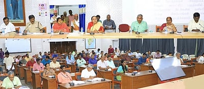 வேலூா்: 35 கண்காணிப்பு, பறக்கும்படை குழுக்கள் அமைப்பு