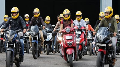 இருசக்கர வாகன டாக்ஸி சேவையைத் திரும்ப பெறும் கர்நாடகா: என்ன காரணம்?