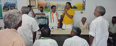 காங்கிரஸ் நிா்வாகிகளிடம் 
ஆதரவு திரட்டிய திமுக வேட்பாளா்