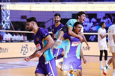 இறுதிச் சுற்றில் டில்லி டுஃபான்ஸ்