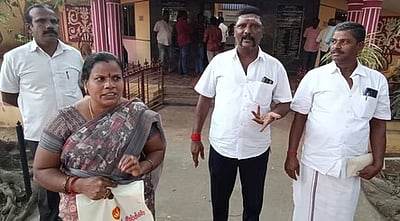 ஆத்தூா் நகா்மன்றக் கூட்டம்:
அதிமுக உறுப்பினா்கள் வெளிநடப்பு