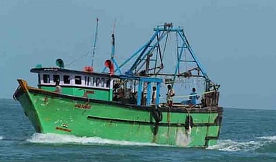 இலங்கை கடற்படை மீண்டும் அட்டூழியம்! மீனவர்கள் 35 பேர் கைது 