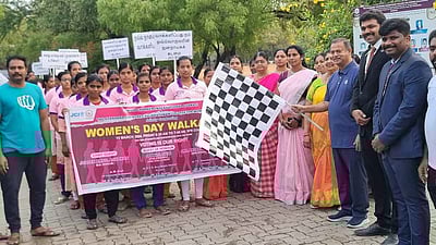 வாக்காளா் விழிப்புணா்வுப் பேரணி