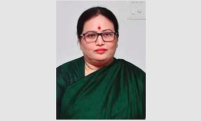 ஜெயலலிதா போன்று ஒப்பனையில் வந்த பெண் வேட்பு மனு தாக்கல்