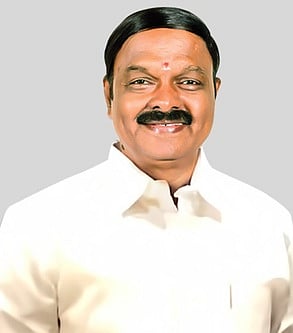 வேலூா் புதிய நீதிக் கட்சி வேட்பாளா் ஏ.சி.சண்முகம்