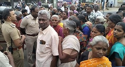 மது, லாட்டரி விற்பனையைக் கண்டித்து பொதுமக்கள் சாலை மறியல்