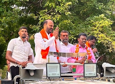 தென்காசி ஒன்றியப் பகுதிகளில்
பாஜக வேட்பாளா் பிரசாரம்