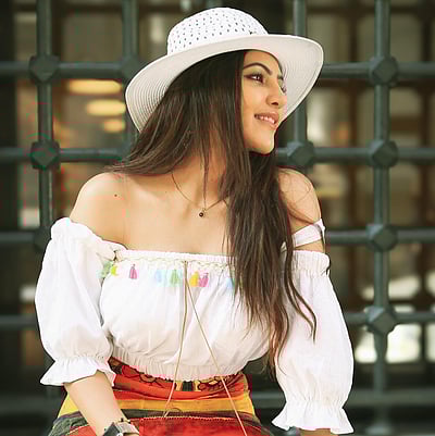 பிரமிக்க வைக்கும் அதுல்யா ரவி!