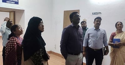 வாக்குப் பதிவு இயந்திரங்கள் வைக்கும் அறை: திருப்பத்தூா் ஆட்சியா் ஆய்வு