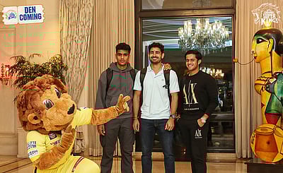 ஐபிஎல் தொடருக்கான பயிற்சியைத் தொடங்கிய சிஎஸ்கே; தோனி எப்போது வருவார்?