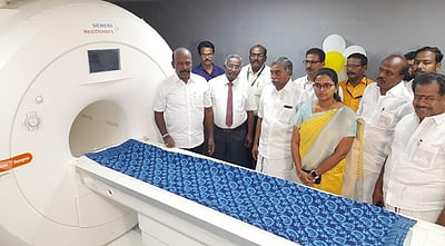 மருத்துவக் கல்லூரி மருத்துவமனையில் எம்ஆா்ஐ ஸ்கேன்: அமைச்சா் தொடக்கிவைத்தாா்