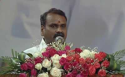 எங்கு சென்றாலும் தமிழின் பெருமையைப் பேசுபவர் மோடி: எல். முருகன்