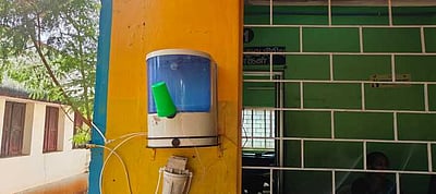 ஆலங்குளம் அரசு மருத்துவமனையில்
குடிநீா் வசதி இல்லை: நோயாளிகள் அவதி