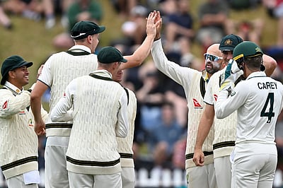 பந்துவீச்சில் அசத்திய நேதன் லயன்; நியூசி.யை வீழ்த்தி ஆஸ்திரேலியா அபாரம்!