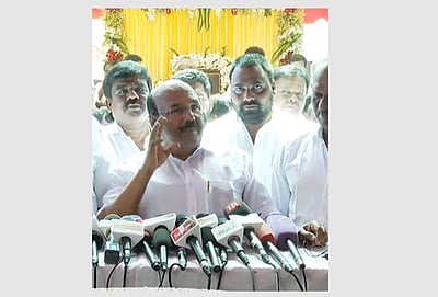 தமிழ்நாட்டில் சமூக வலைத்தளங்களை நம்பிதான் பாஜக அரசியல் செய்கிறது: ஜெயக்குமார்