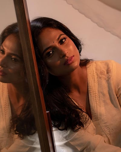 கண்களே தியான மண்டபம்...!