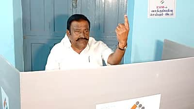 அமைச்சர் கே.என். நேரு முன்னிலை!