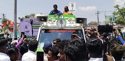 ஊழலை ஒழிக்கவே தனித்துப் போட்டி: சீமான்