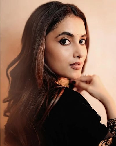 மாடர்ன் ரதி.....பிரியங்கா அருள் மோகன்