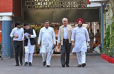 ‘முஸ்லிம் லீக்’ விமா்சனம்:
பிரதமருக்கு எதிராக தோ்தல் ஆணையத்தில் காங்கிரஸ் புகாா்