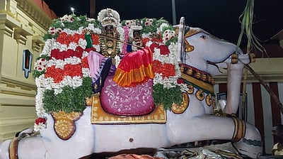 யானை வாகனத்தில் பக்தவத்சல பெருமாள் வீதியுலா
