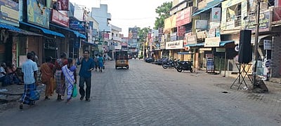 மது போதைக் கும்பல் அட்டூழியம்:
ஒத்தக்கடையில் கடைகள் அடைப்பு