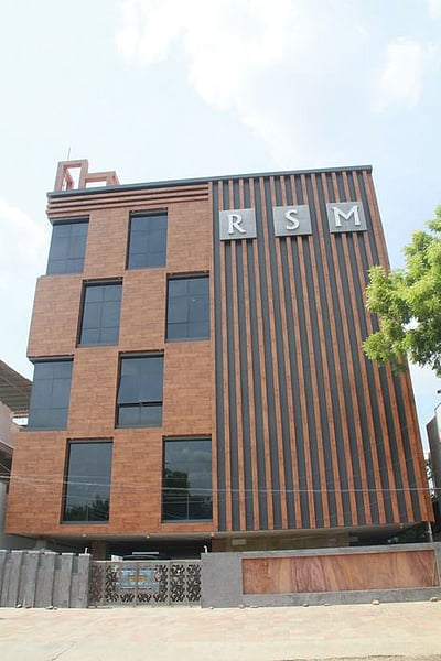 நெல்லையில் அரசு ஒப்பந்ததாரா் அலுவலகத்தில் வருமான வரித்துறை சோதனை